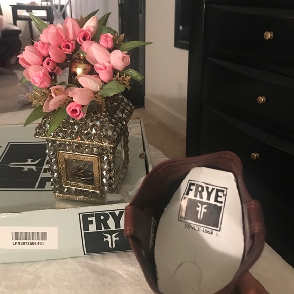 FRYE BOOTS - Picture 4 of 4